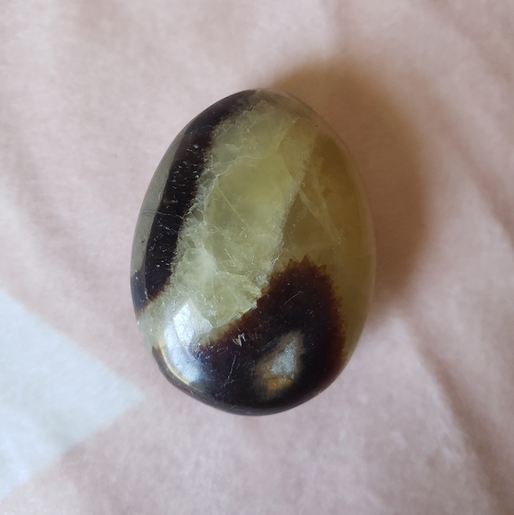 Septarian Egg - Picture 1 of 2
